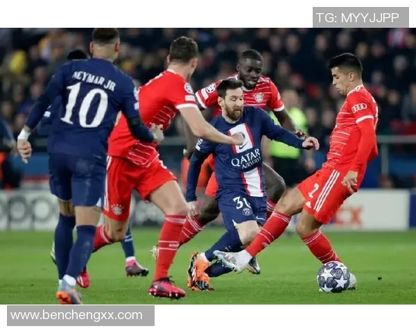 拜仁狂胜巴黎圣日耳曼5-1神扑瞬间成比赛转折点