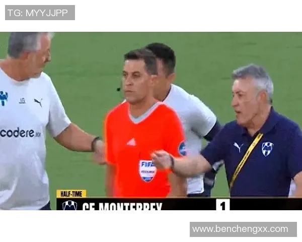 英超激战拜仁小胜国米乌龙球引发争议判罚全场沸腾