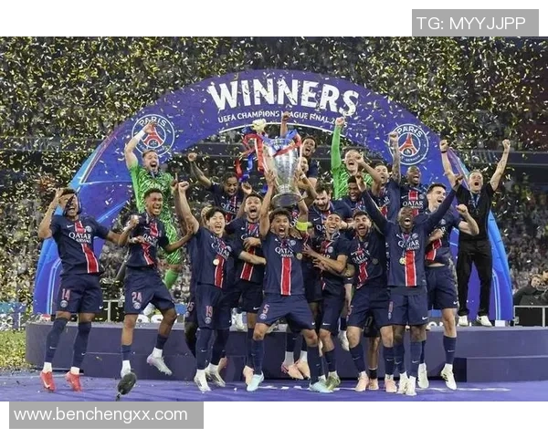 德甲精彩对决巴黎圣日耳曼凭乌龙球险胜AC米兰全场沸腾 德甲精彩对决巴黎圣日耳曼凭乌龙球险胜AC米兰全场沸腾