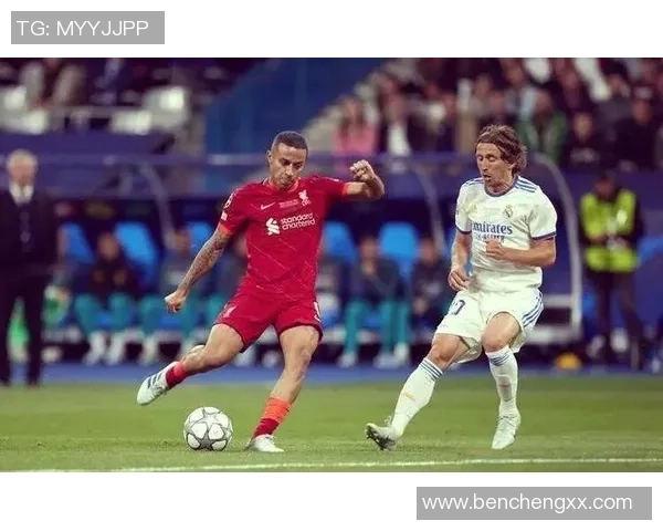 中超焦点战:皇马逆转马竞全场沸腾精彩瞬间回顾 中超焦点战:皇马逆转马竞全场沸腾精彩瞬间回顾