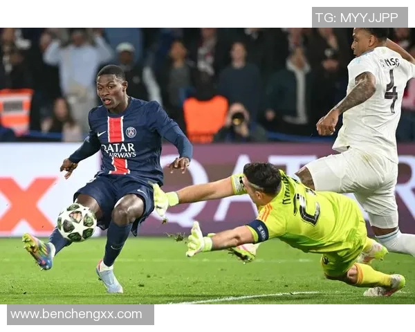 巴萨友谊赛险胜多特蒙德红牌事件引发全场热议与争议 巴萨友谊赛险胜多特蒙德红牌事件引发全场热议与争议