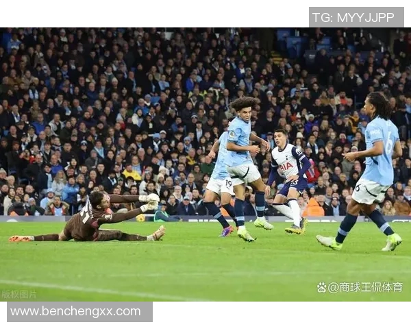 中超焦点战:皇马逆转曼城全场沸腾瞬间解析 中超焦点战:皇马逆转曼城全场沸腾瞬间解析